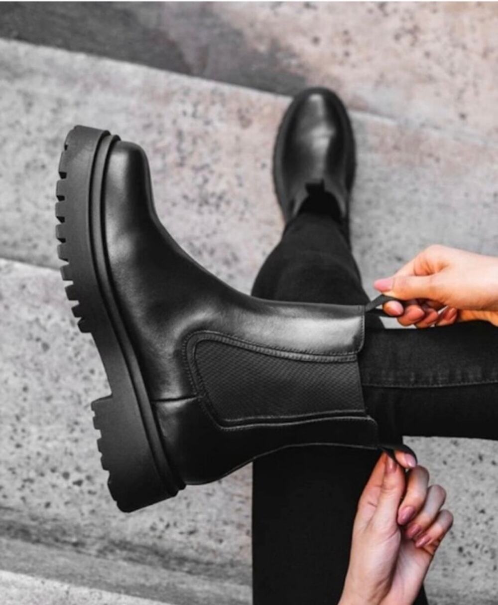 Thursday Boot Co Everyday Platform Chelsea Boots Womens 10 Black Leather NEW
